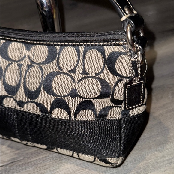 COACH Signature Vintage Demi Monogram Shoulder Bag with Matching Wristlet - Picture 3 of 5